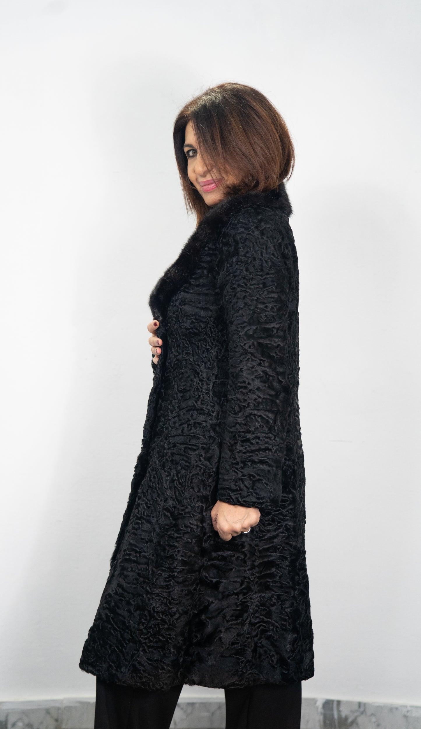 Cappotto Astrakan con Collo in Volpe e Bottoni